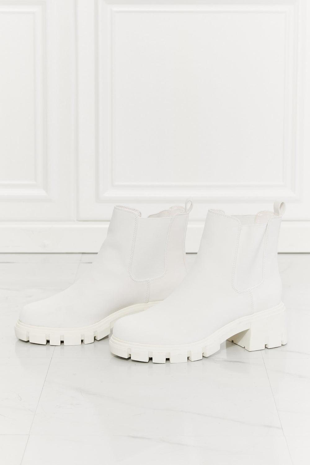 MMShoes Work For It Matte Lug Sole Chelsea Boots in White - sneakerlandnet